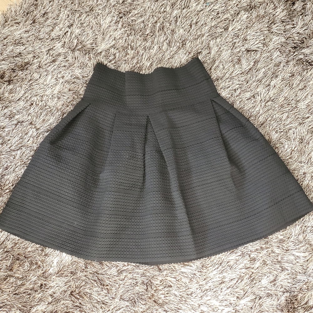 H&M Black A-line skirt